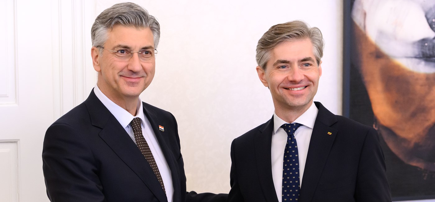 Uz dobre bilateralne odnose, partnerstvo gradimo i u okviru NATO-a i EU-a te Inicijative triju mora 